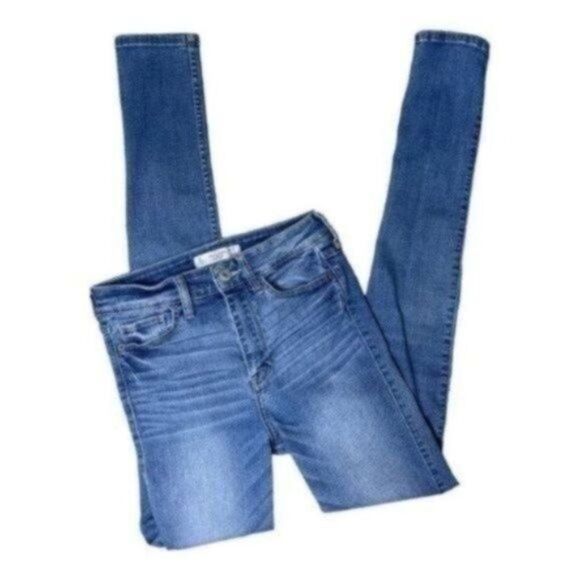 Abercrombie & Fitch Denim - Abercrombie & Fitch Light Wash High Rise Super Skinny Jeans Size 26 Long